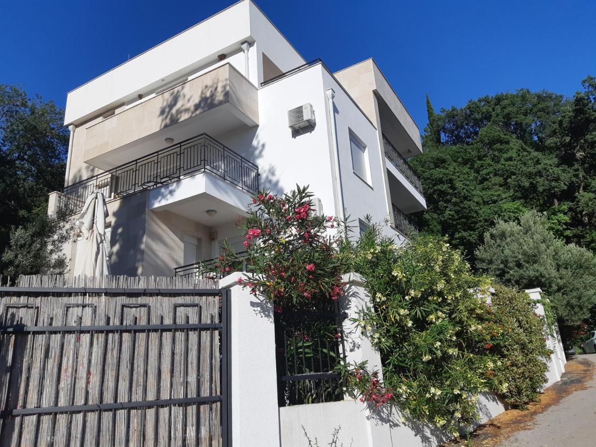 Apartments Villa Simonovic Petrovac Екстериор снимка