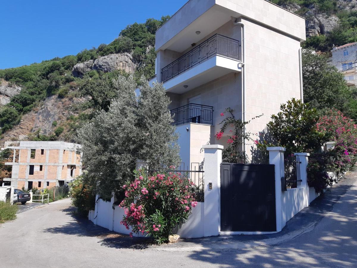 Apartments Villa Simonovic Petrovac Екстериор снимка