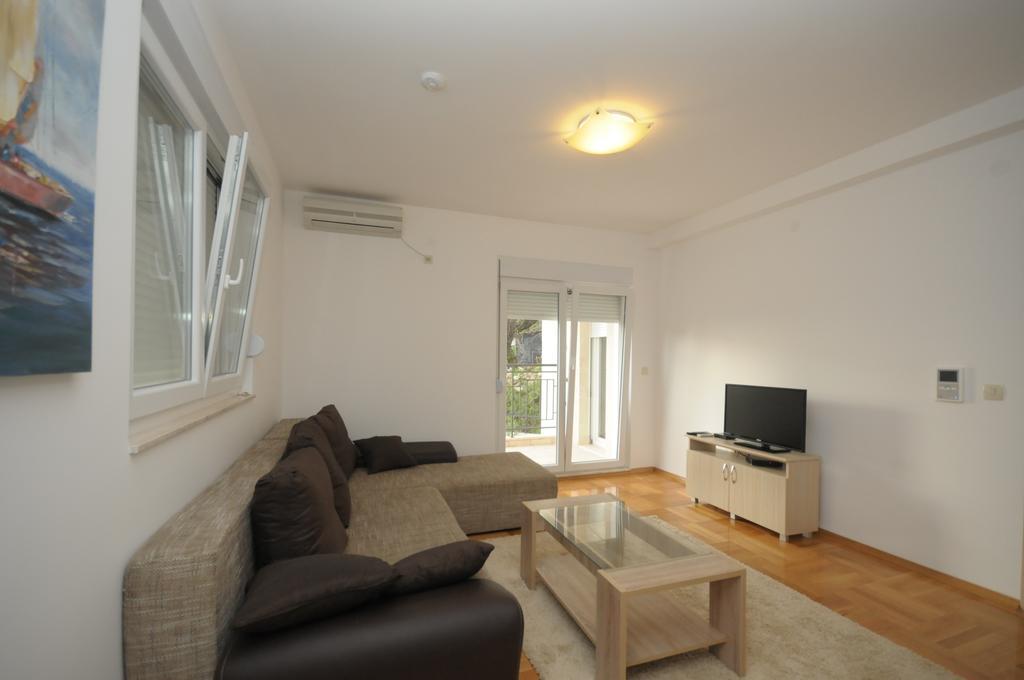 Apartments Villa Simonovic Petrovac Екстериор снимка