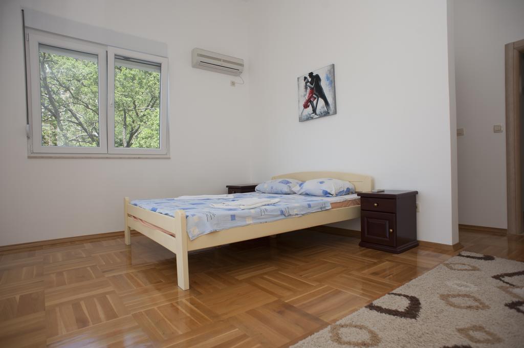 Apartments Villa Simonovic Petrovac Екстериор снимка