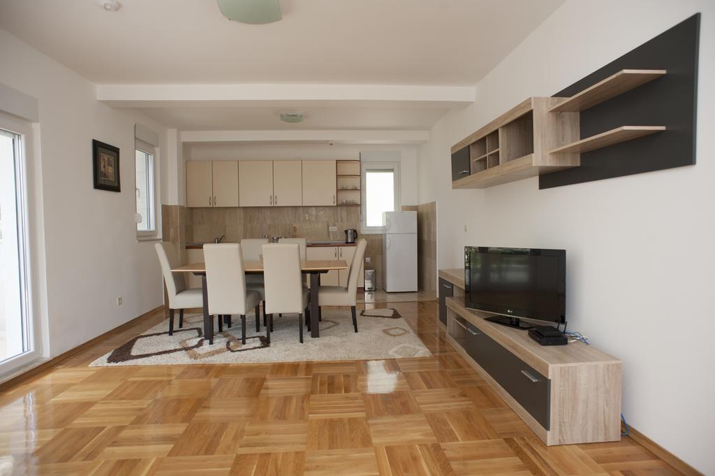Apartments Villa Simonovic Petrovac Екстериор снимка