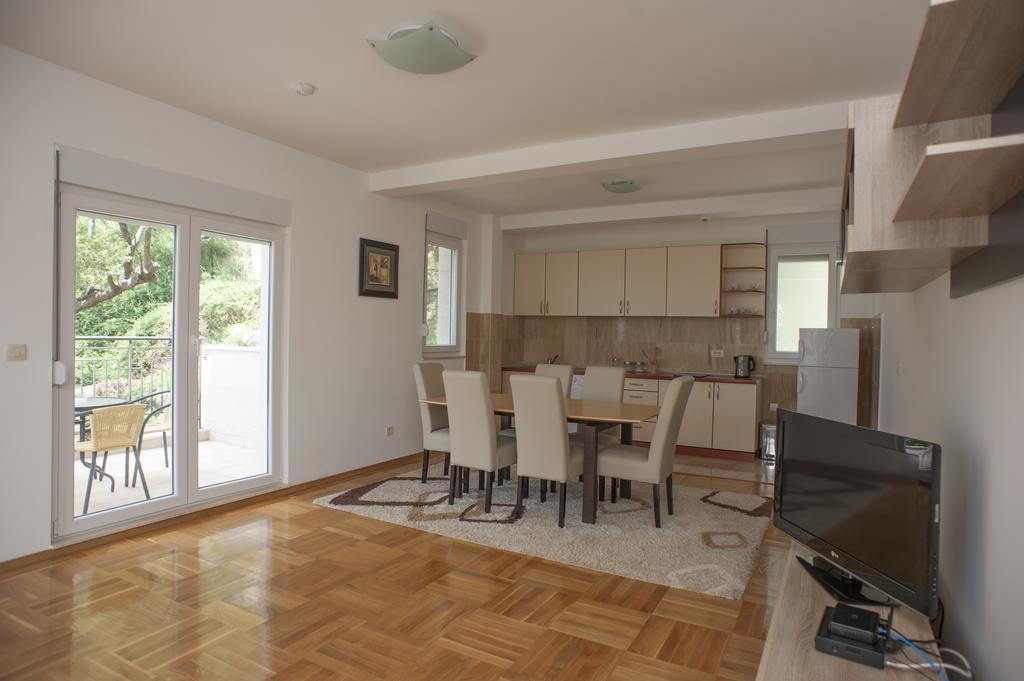 Apartments Villa Simonovic Petrovac Екстериор снимка