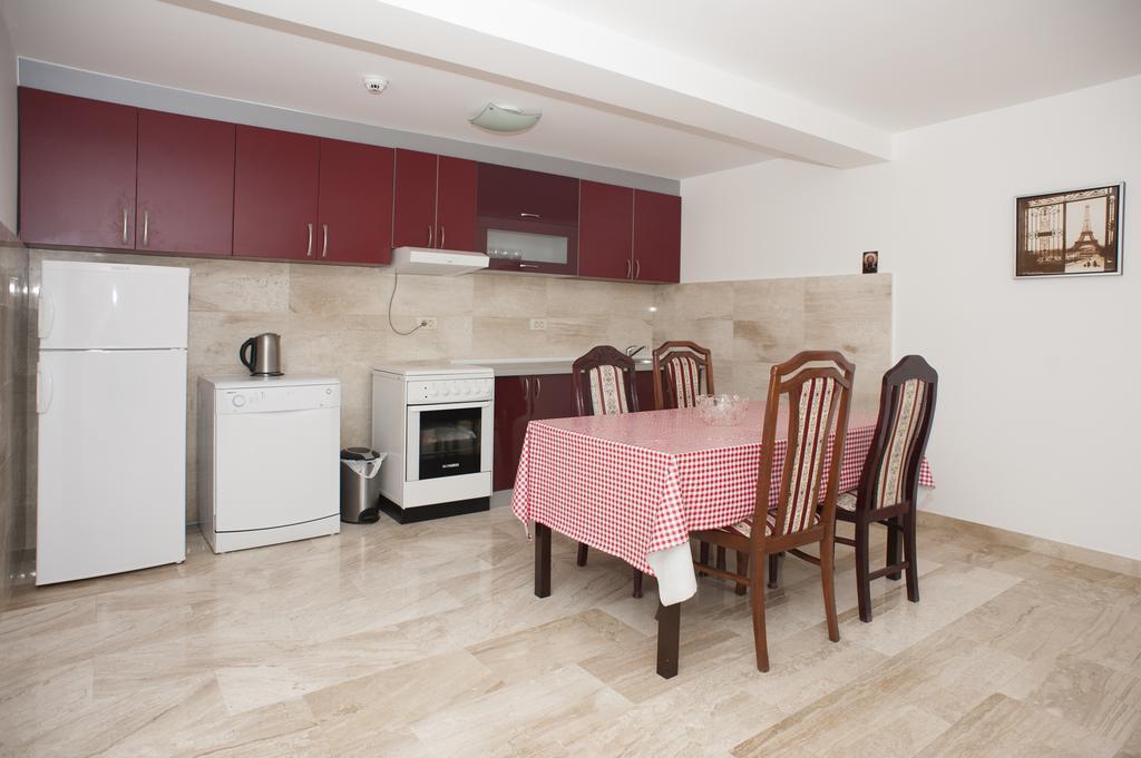 Apartments Villa Simonovic Petrovac Екстериор снимка