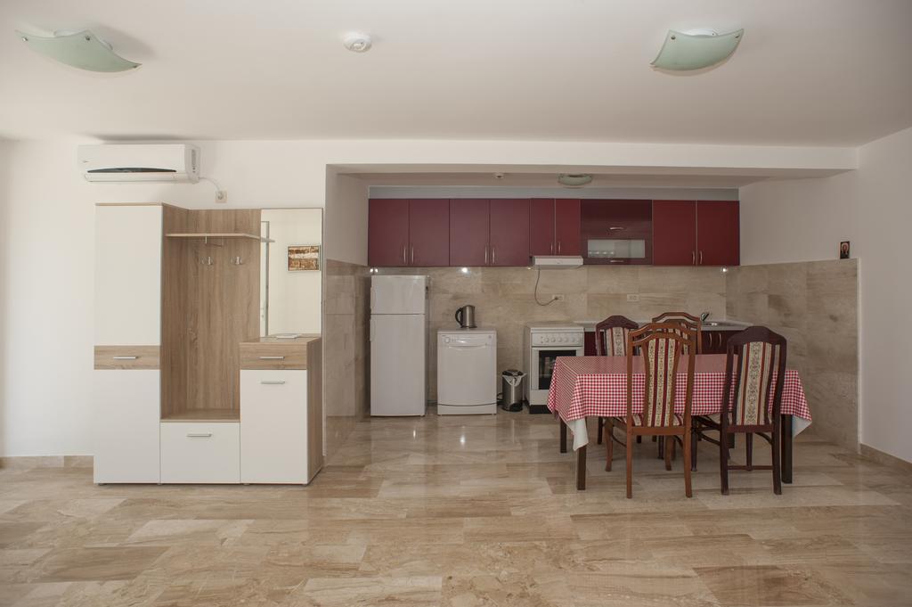 Apartments Villa Simonovic Petrovac Екстериор снимка