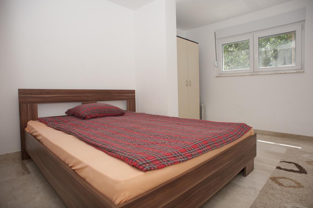 Apartments Villa Simonovic Petrovac Екстериор снимка