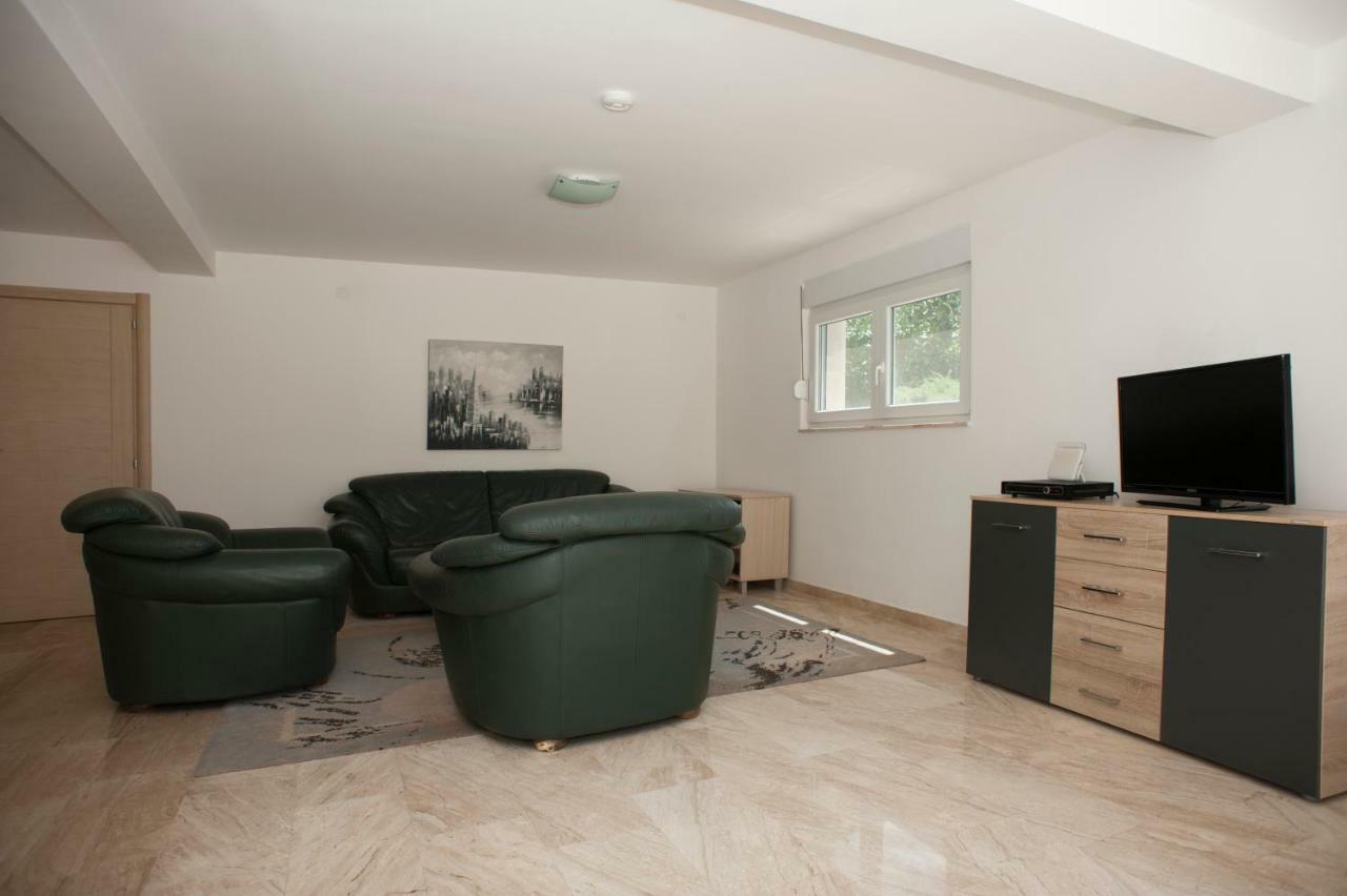 Apartments Villa Simonovic Petrovac Екстериор снимка