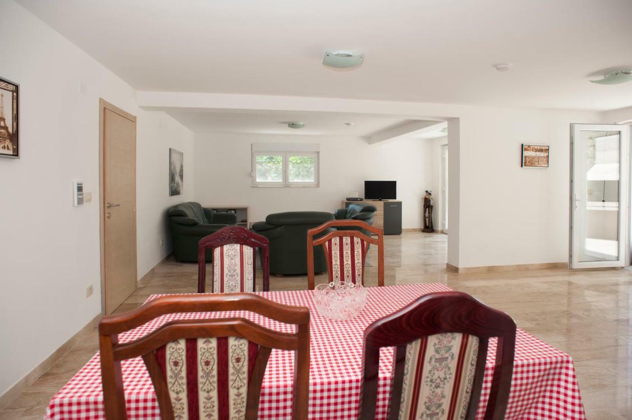 Apartments Villa Simonovic Petrovac Екстериор снимка